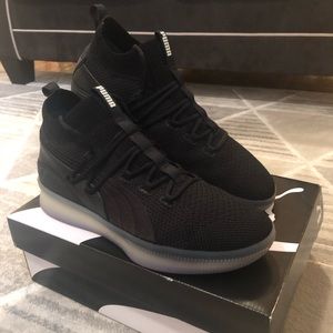 ⚫️🟣Puma Clyde Court Basketball Sneaker⚫️🟣